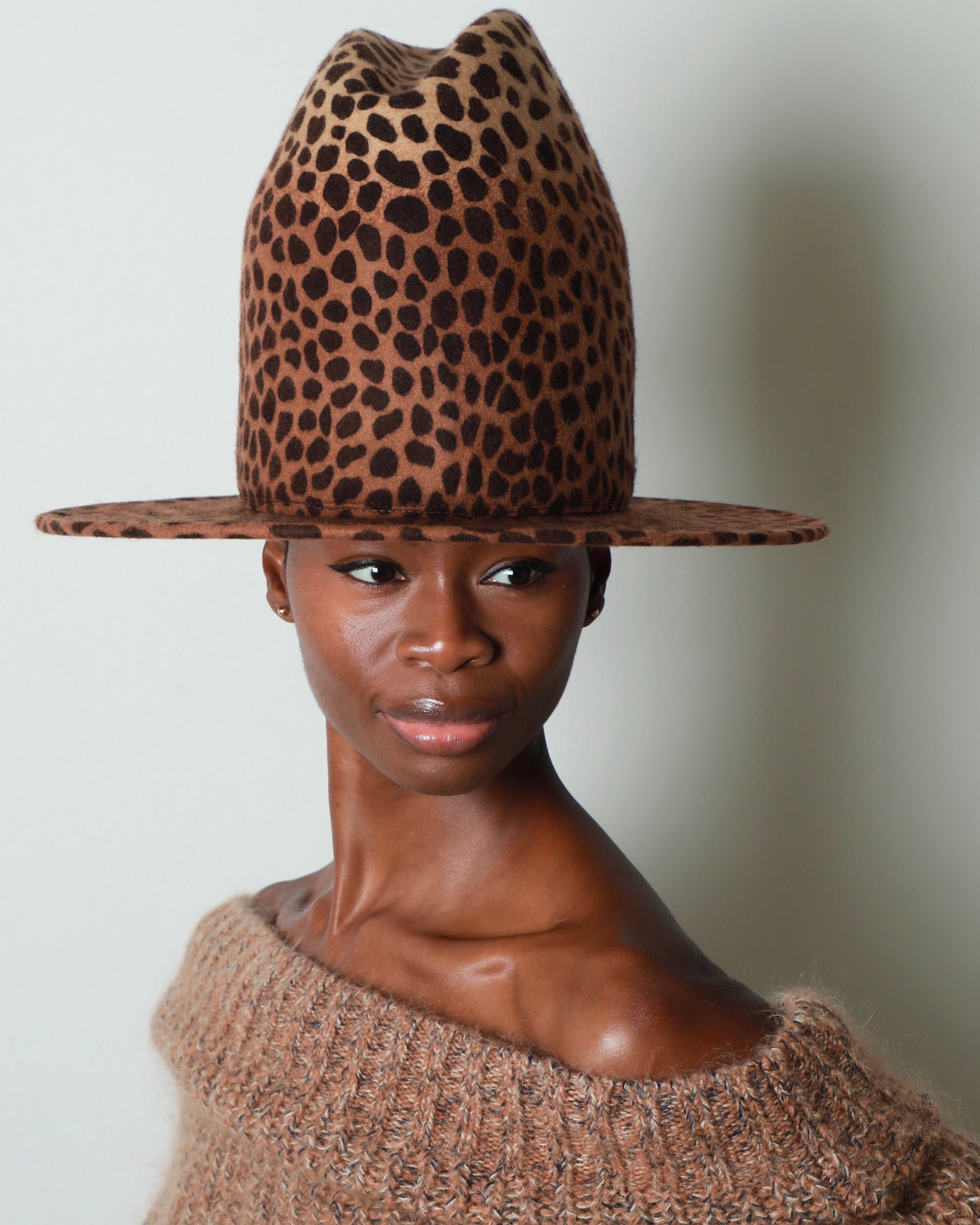 TALL PINCHED CROWN HAT