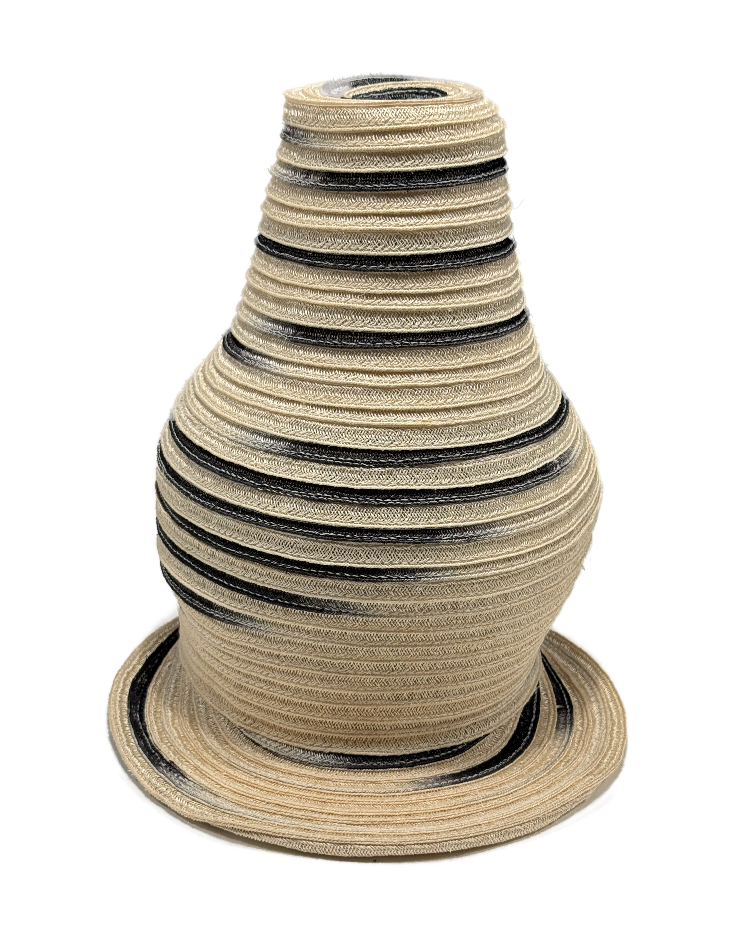 EOS83 - BIG FUNNEL CAP - M/L