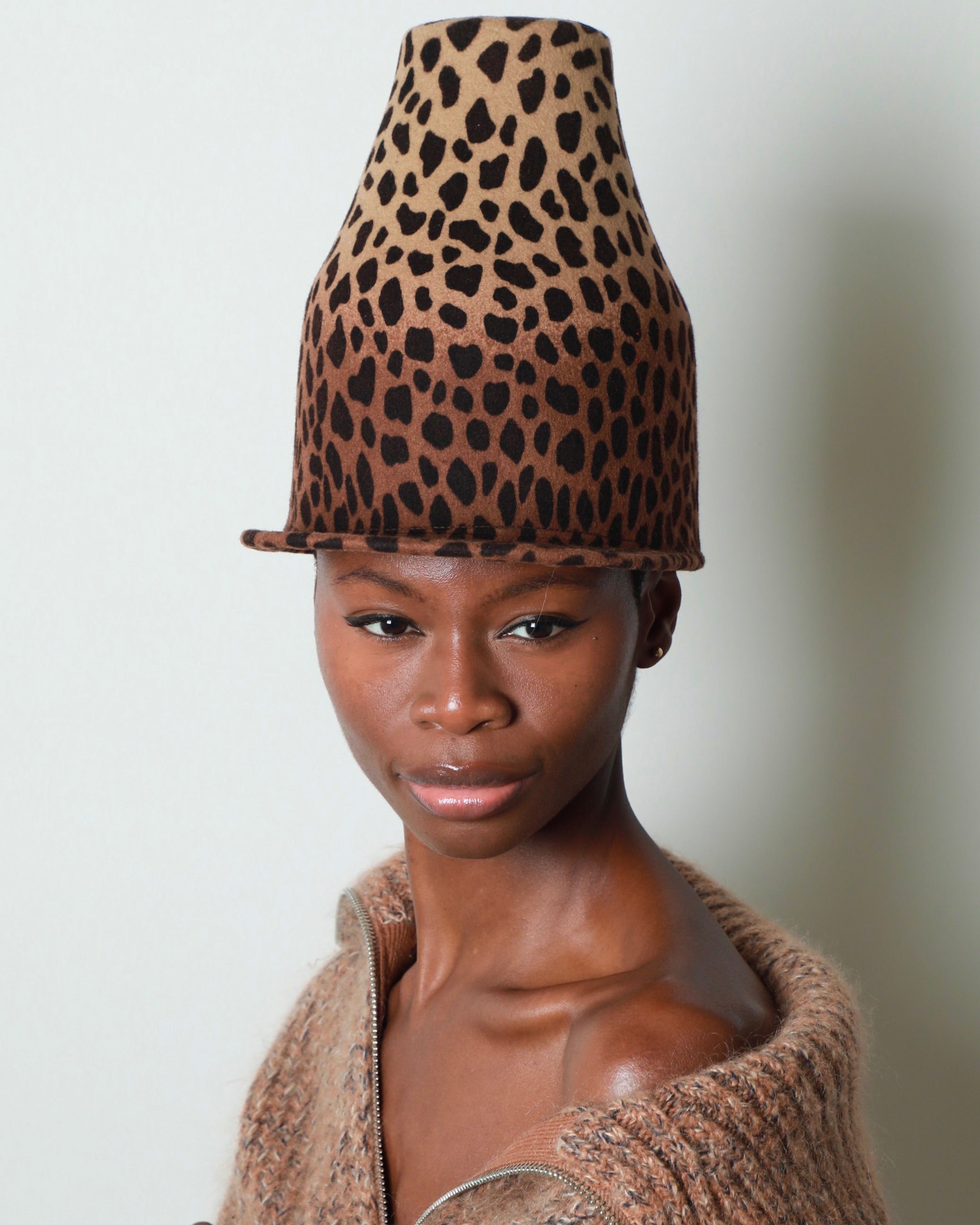 TALL CROWN FUNNEL CAP