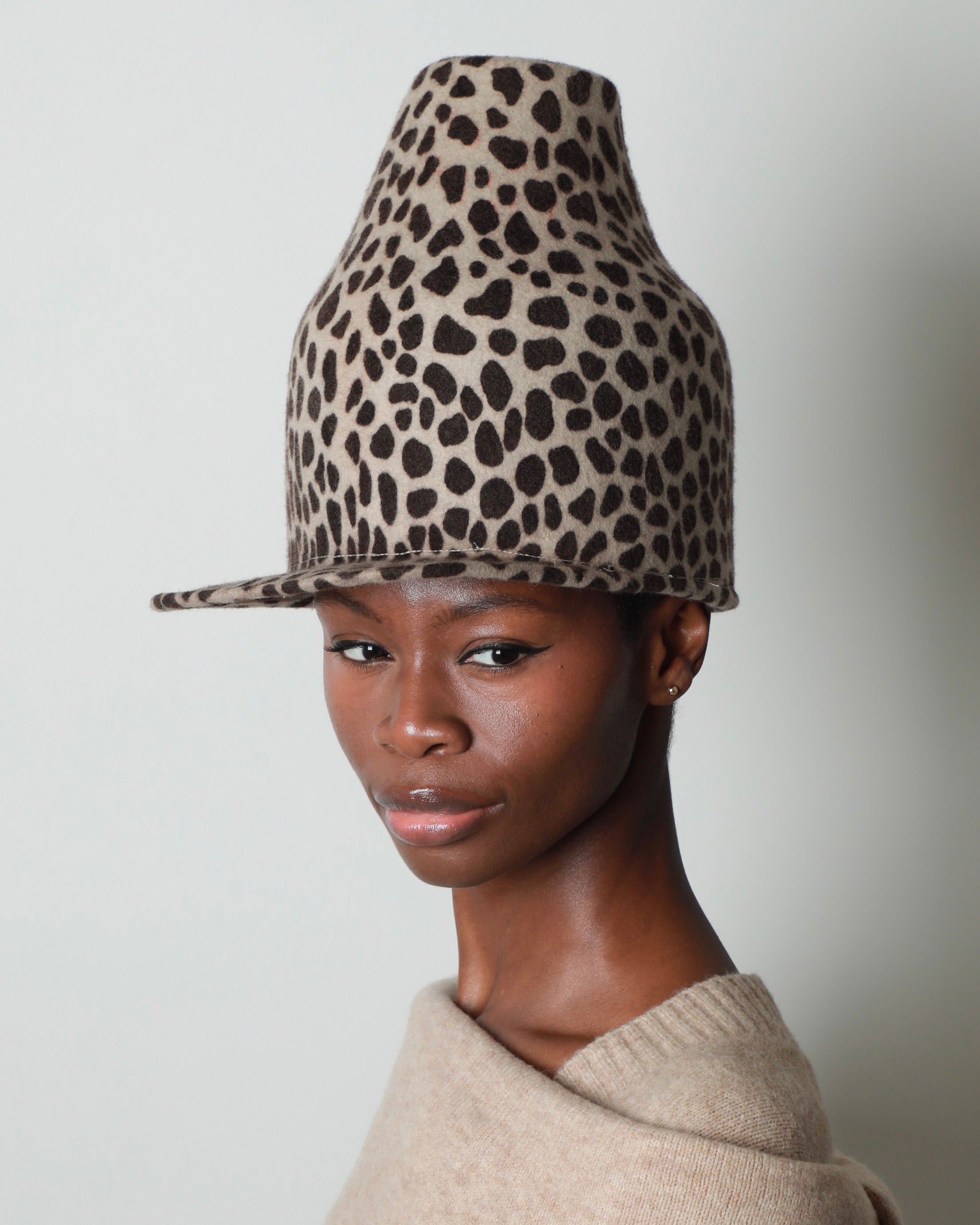 TALL CROWN FUNNEL CAP