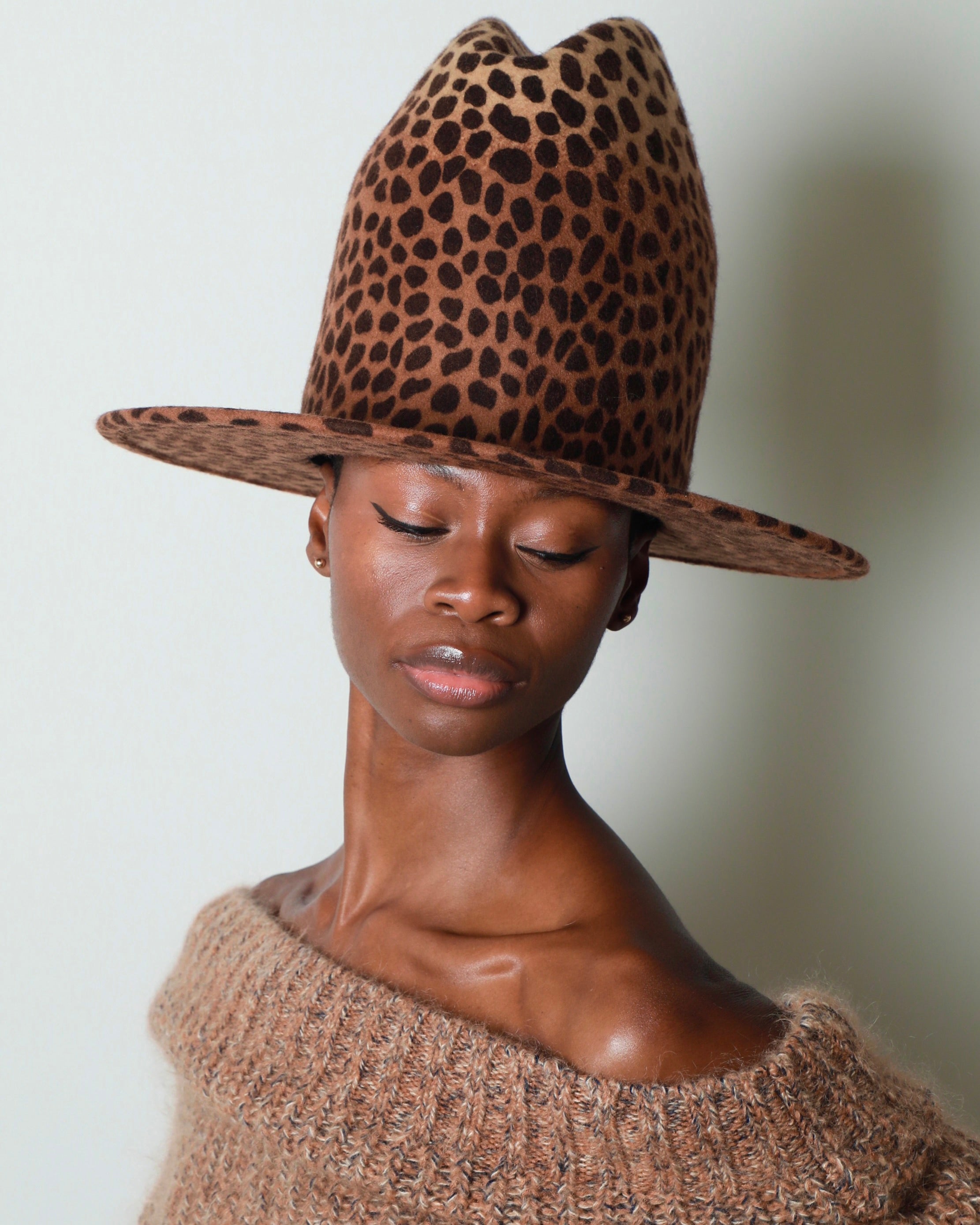 TALL PINCHED CROWN HAT