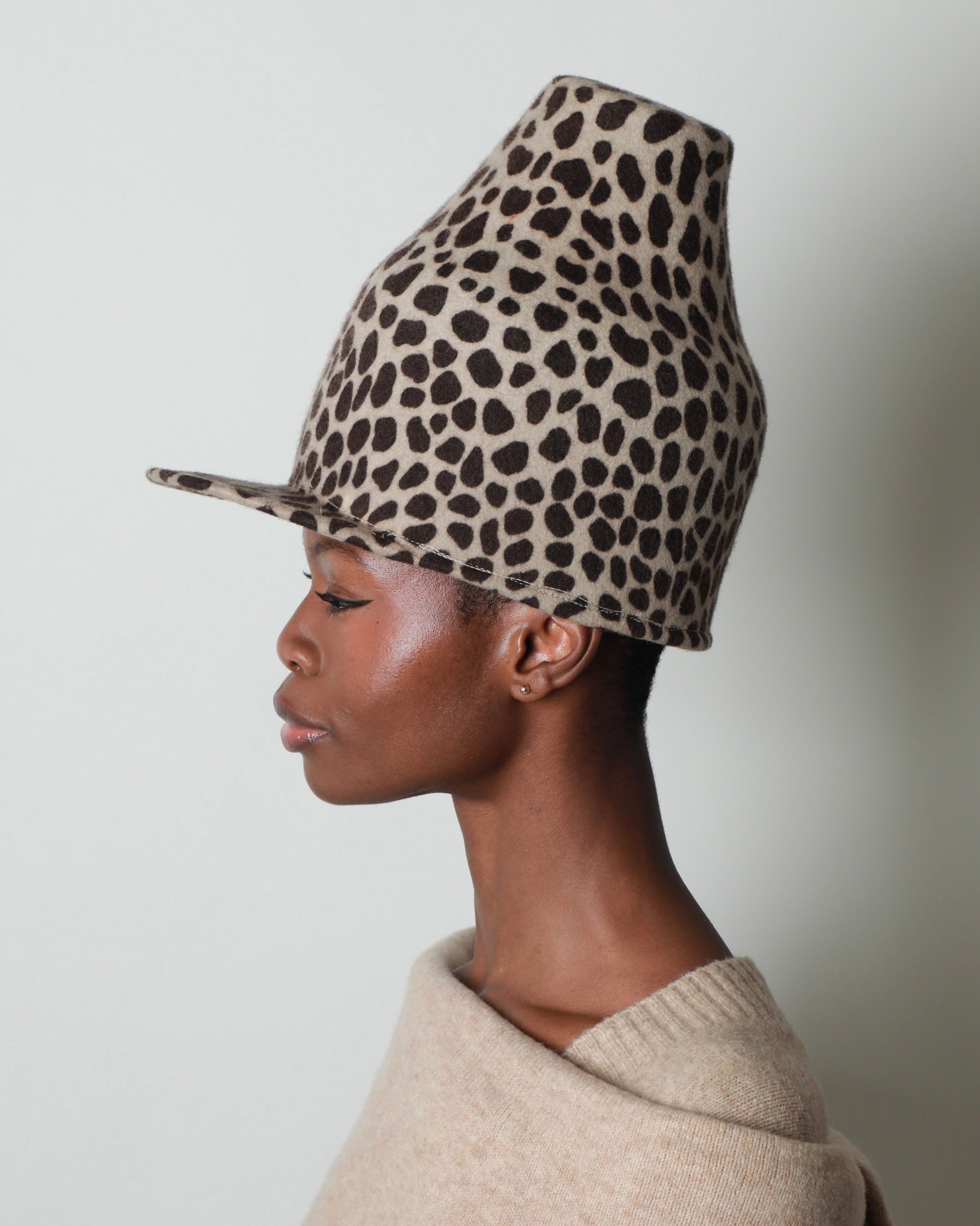 TALL CROWN FUNNEL CAP