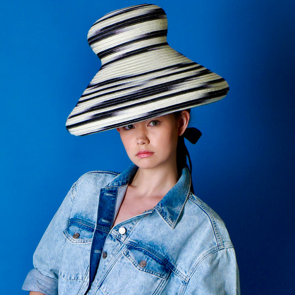 BIG LAMPSHADE HAT IN HEMP