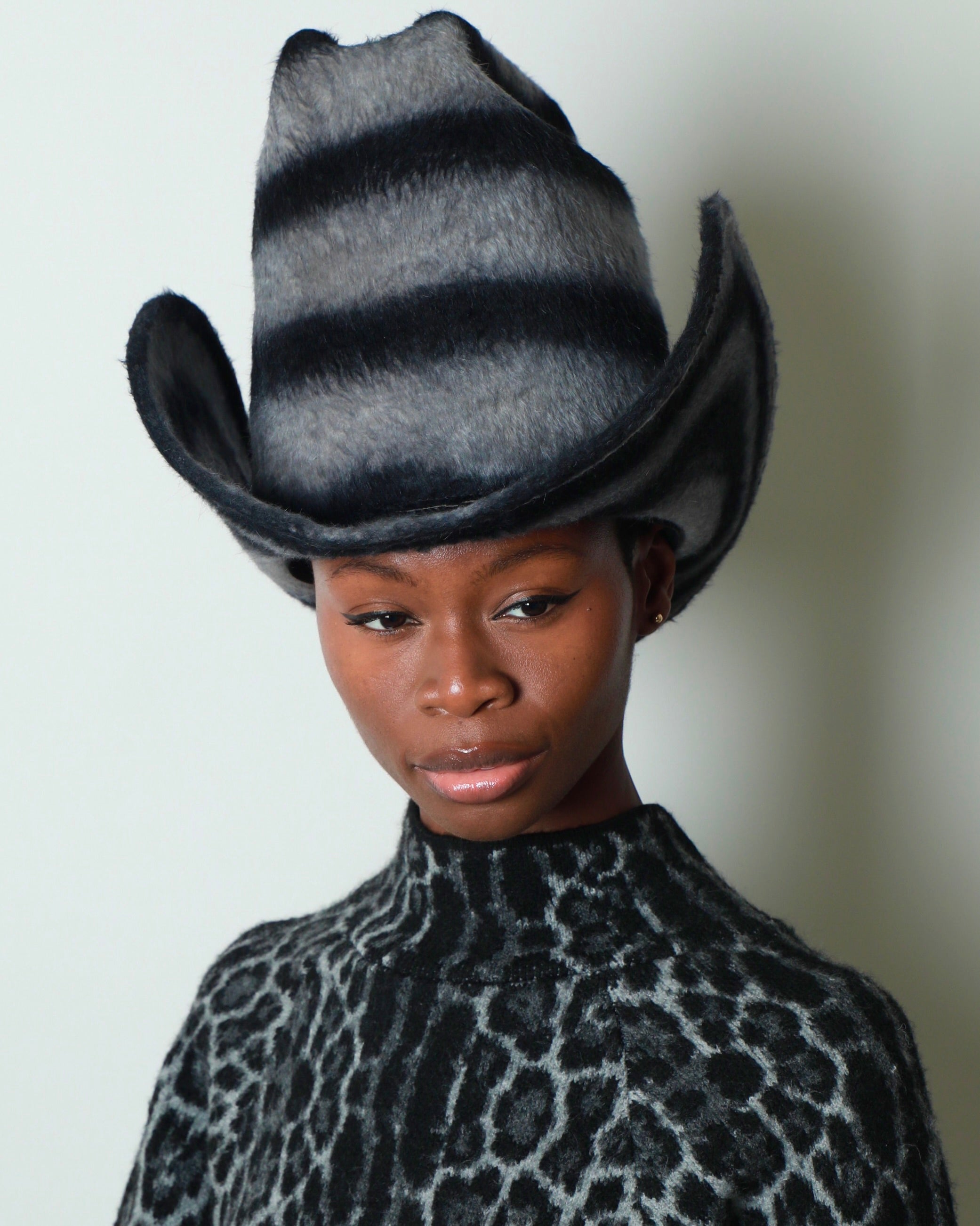 BIG WIDE WING WESTERN HAT