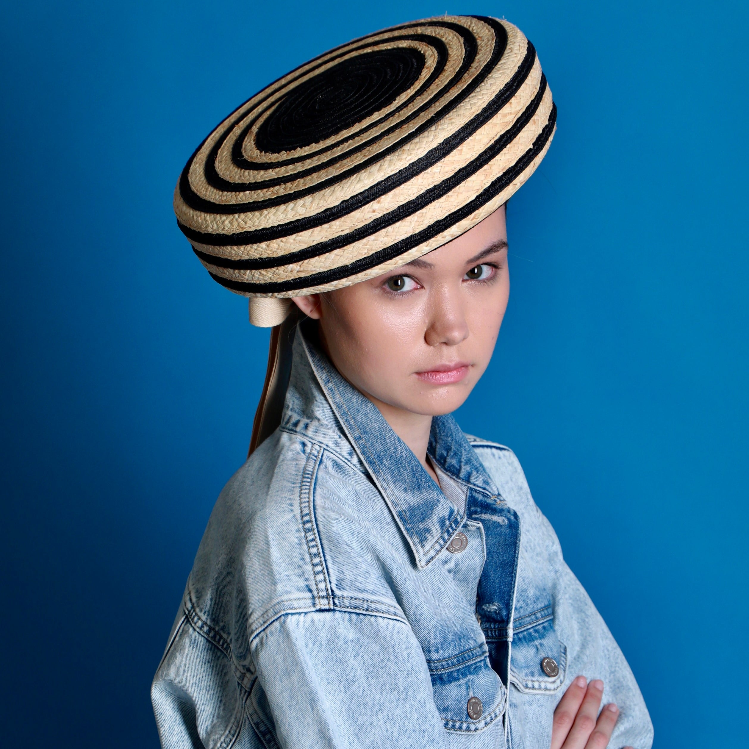 CUSHION BERET HAT IN RAFFIA AND HEMP