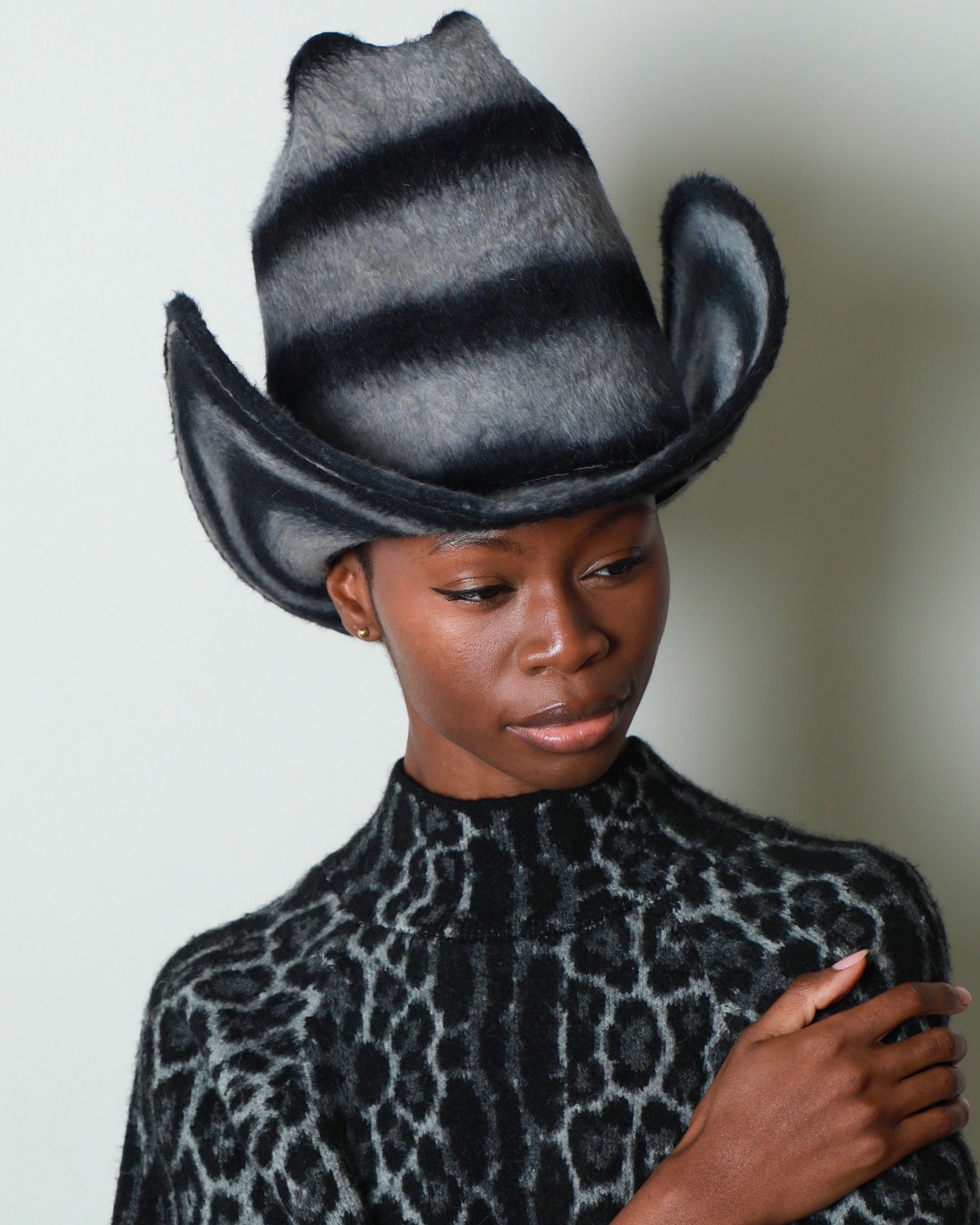 BIG WIDE WING WESTERN HAT