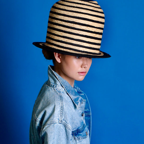 BIG BOWLER HAT IN HEMP AND RAFFIA