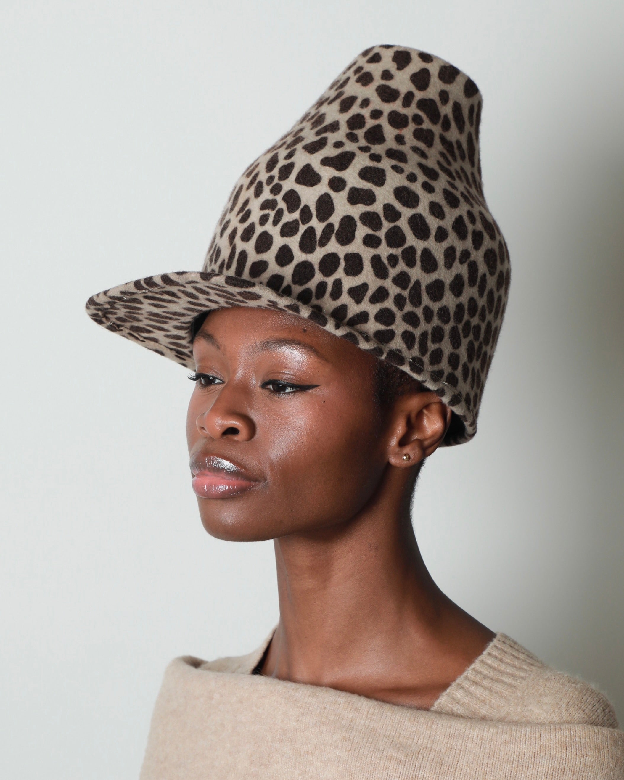 TALL CROWN FUNNEL CAP