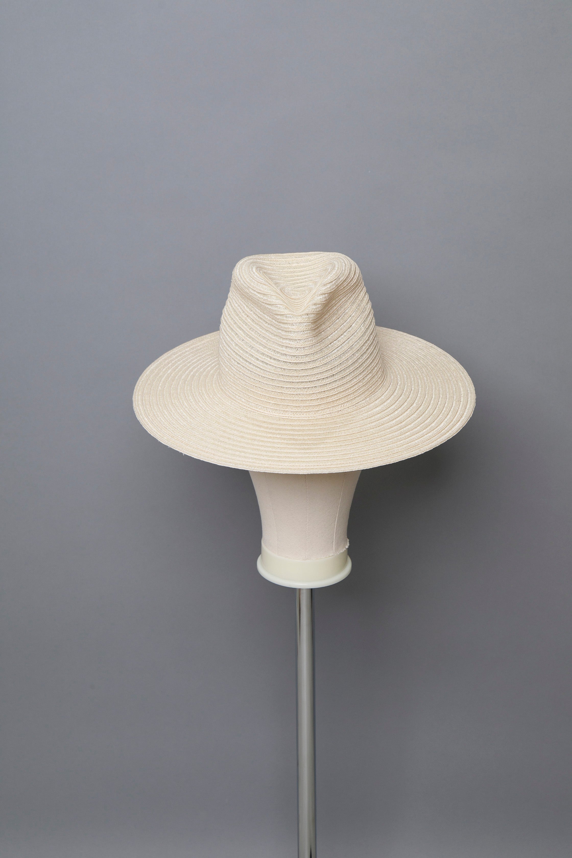 AE CLASSIC ROUND BRIM FEDORA M/L