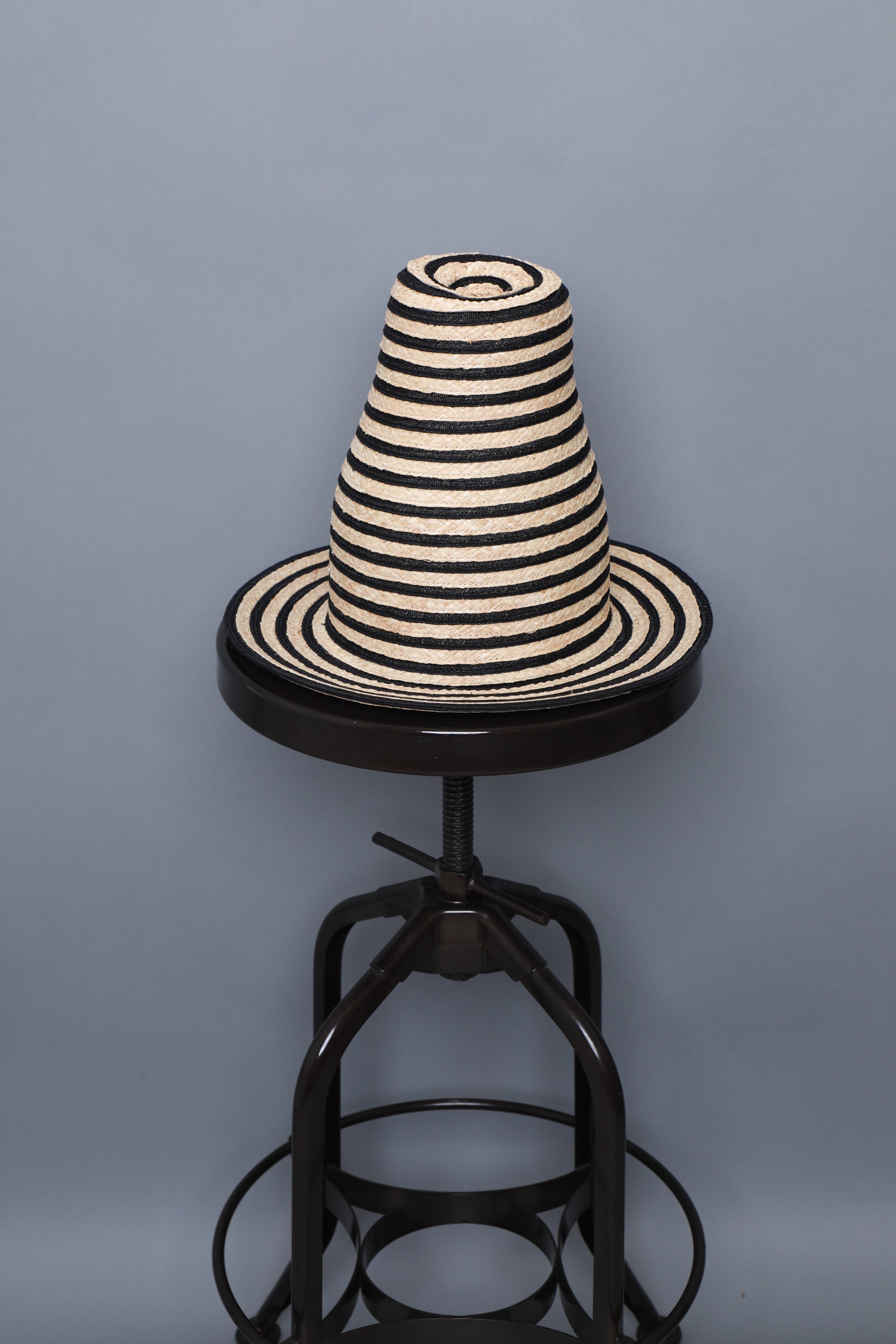 AE CONE BRIMMED HAT M/L