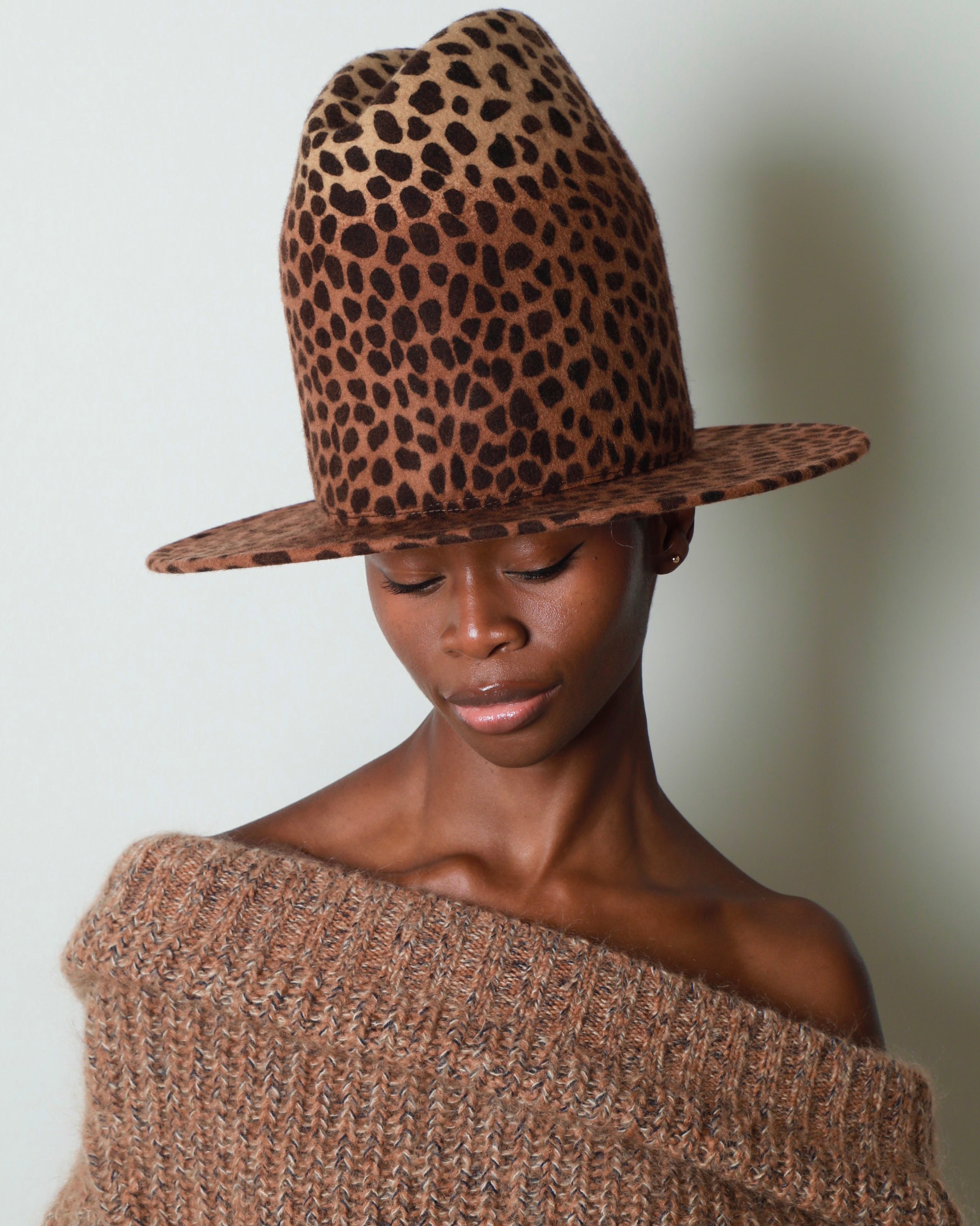 TALL PINCHED CROWN HAT