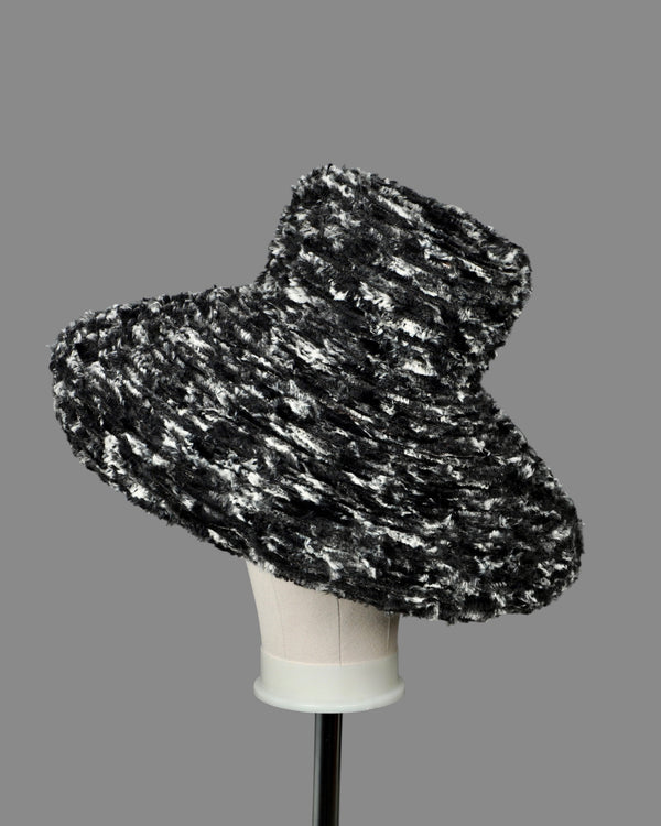 FAUX FUR BIG MUSHROOM HAT - M/L