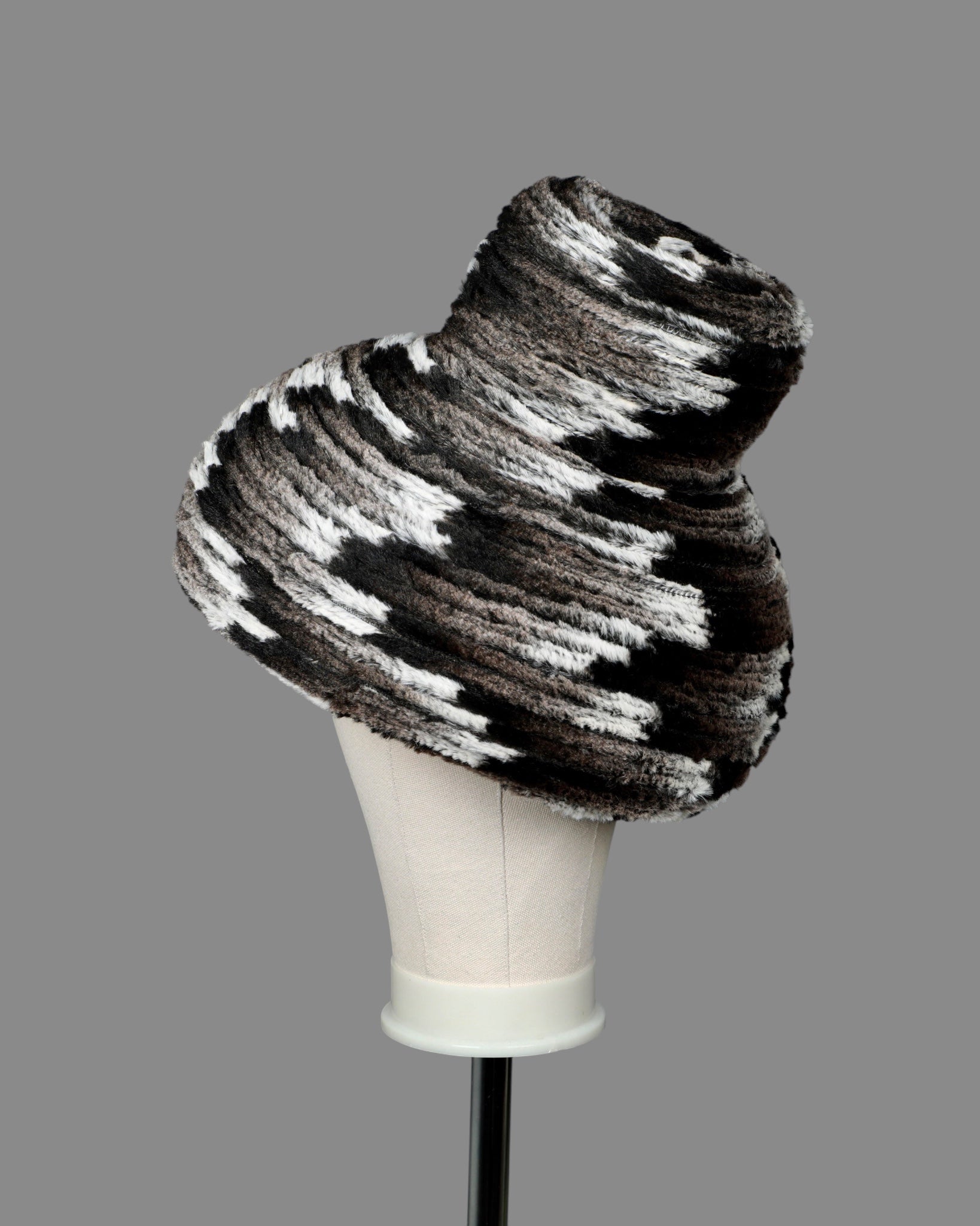 FS - FAUX FUR MUSHROOM HAT - S/M