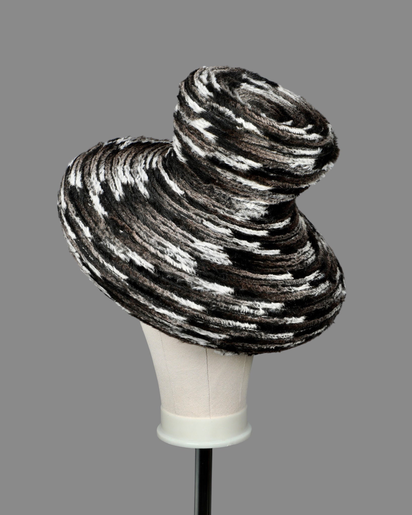 FS - FAUX FUR BIG MUSHROOM HAT - S/M